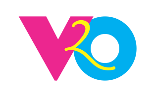 Melhores boquetes de uma loira sem vergonha devorando a rola de um cara novo - Estúdio V2O